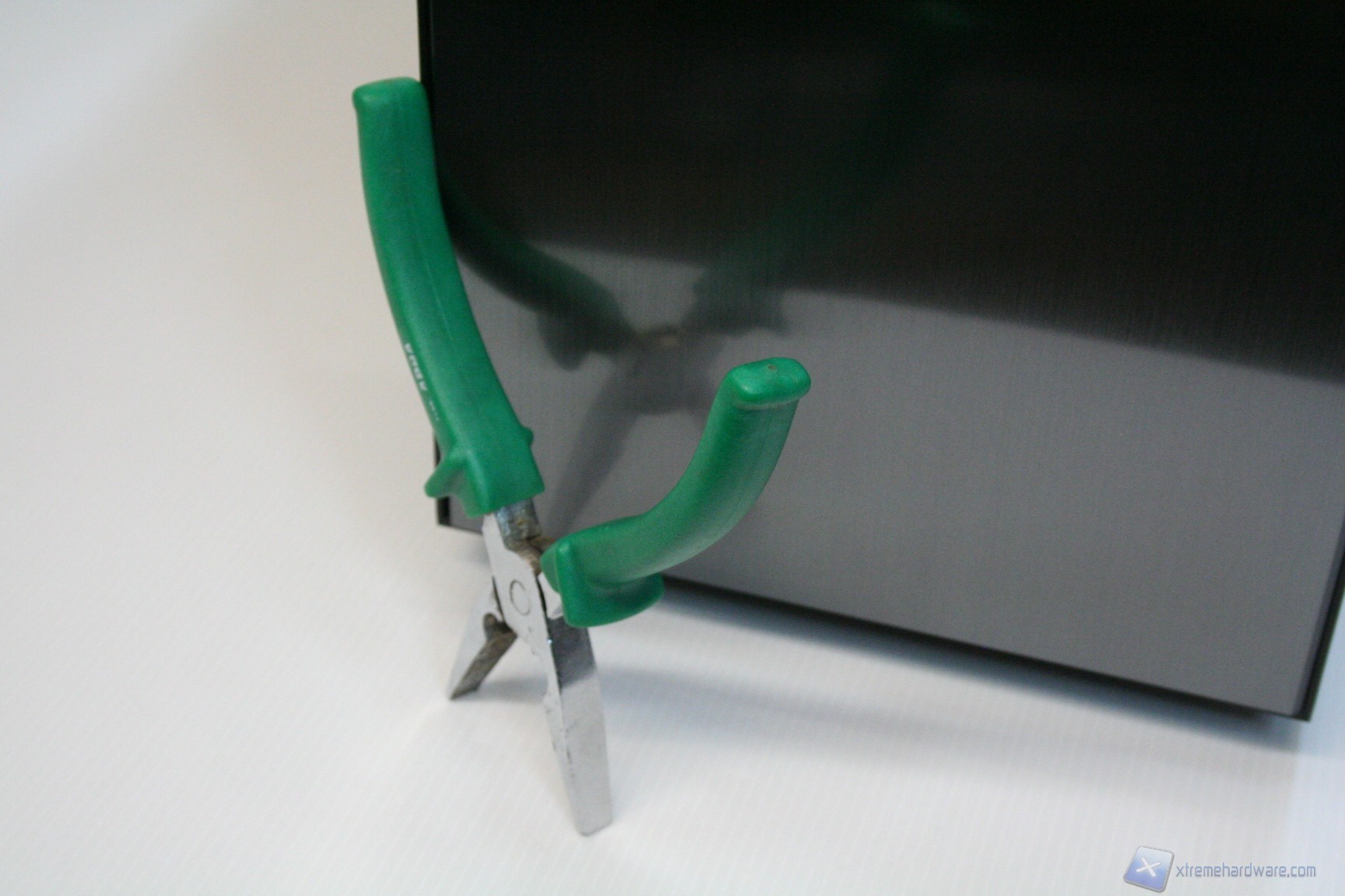 00030 FRACTALDESIGN R4 WWW.XTREMEHARDWARE.COM